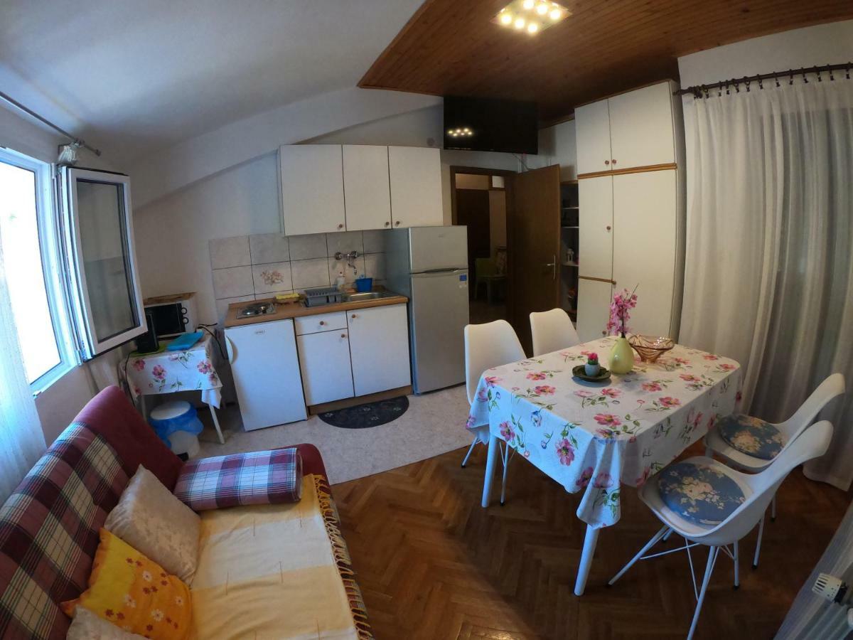 Apartments Malina Tucepi Bagian luar foto